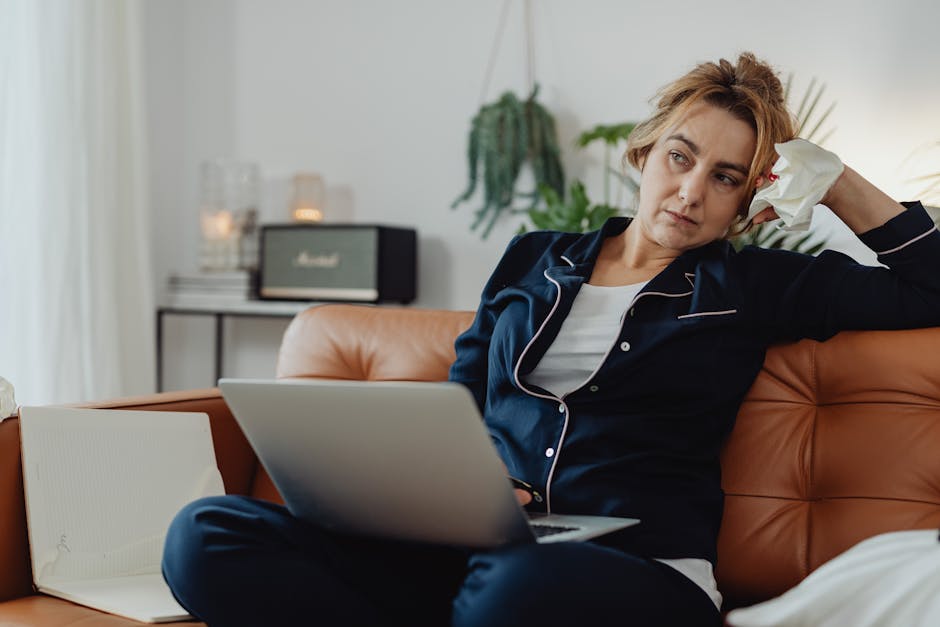 JANGAN LAKUKAN INI! 3 Kesalahan Fatal Saat Pakai Laptop Yang Bikin Cepat Rusak & Data Hilang Permanen! - Page 4